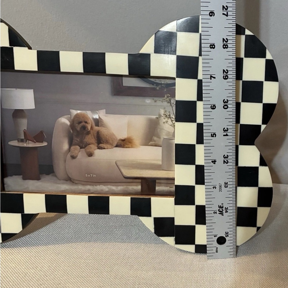 Dog Bone-Shaped Photo Frame 14”x9” For a 5x7 photo Black & White Checked NEW - Picture 4 of 7